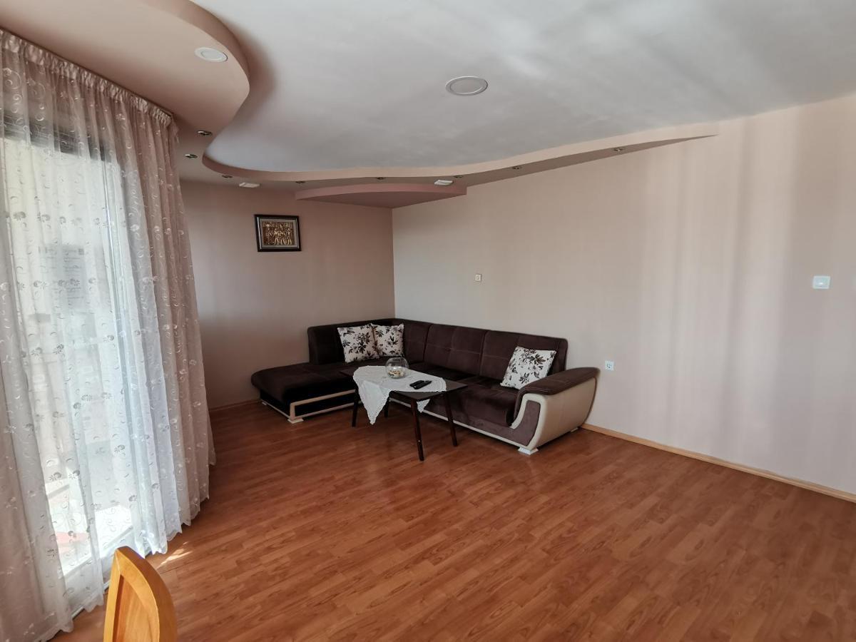 Central Apartment Targovishte Апартамент
